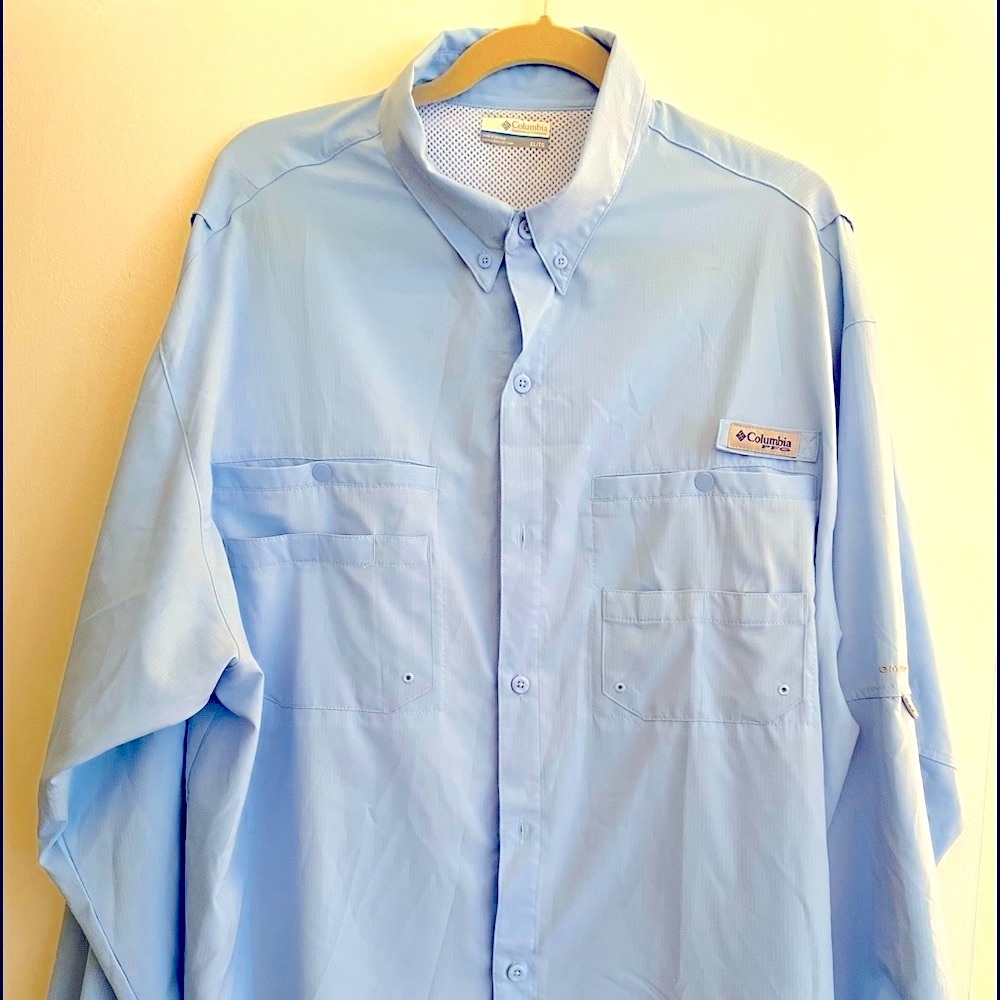 COLUMBIA long sleeved fishing shirt PFG light blue size XL w/ multiple pockets